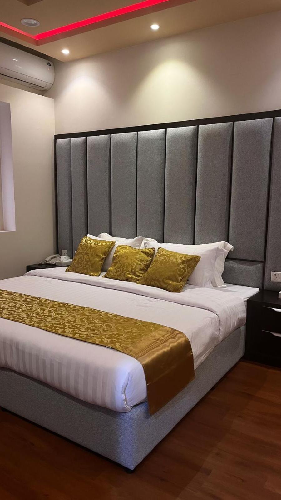 فندق ادوماتو Adomato Hotel Dawmat al-Jandal Buitenkant foto
